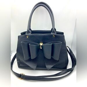 Crossi Bow Black Pebbled Crossbody/Hamdbag